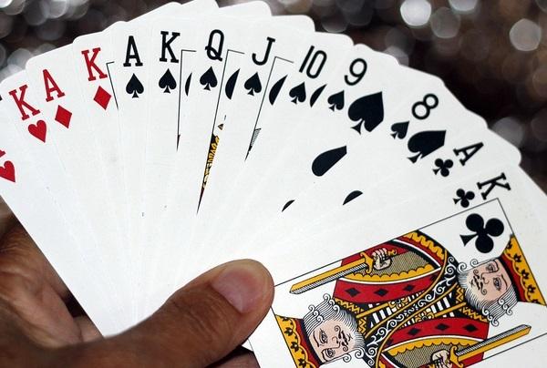 Khám phá trải nghiệm Buckshot Roulette Mobile mới nhất trên điện thoại di động
